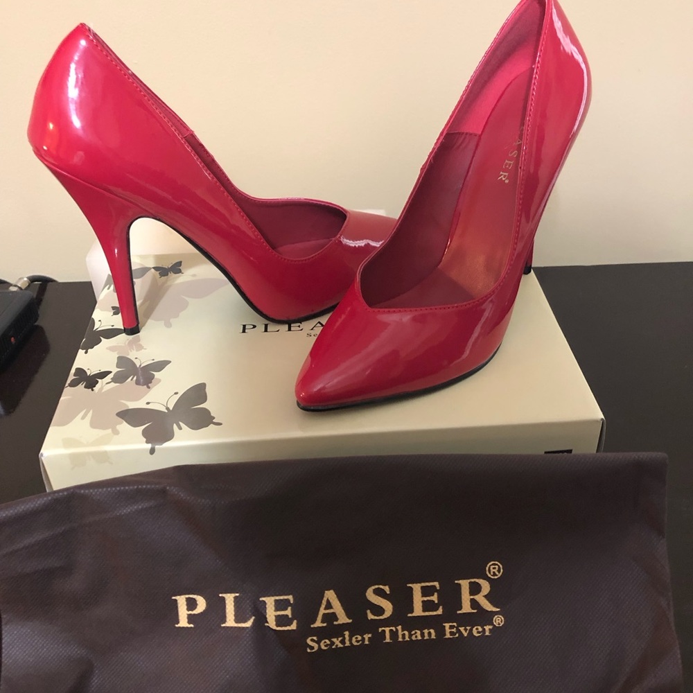 Red pumps